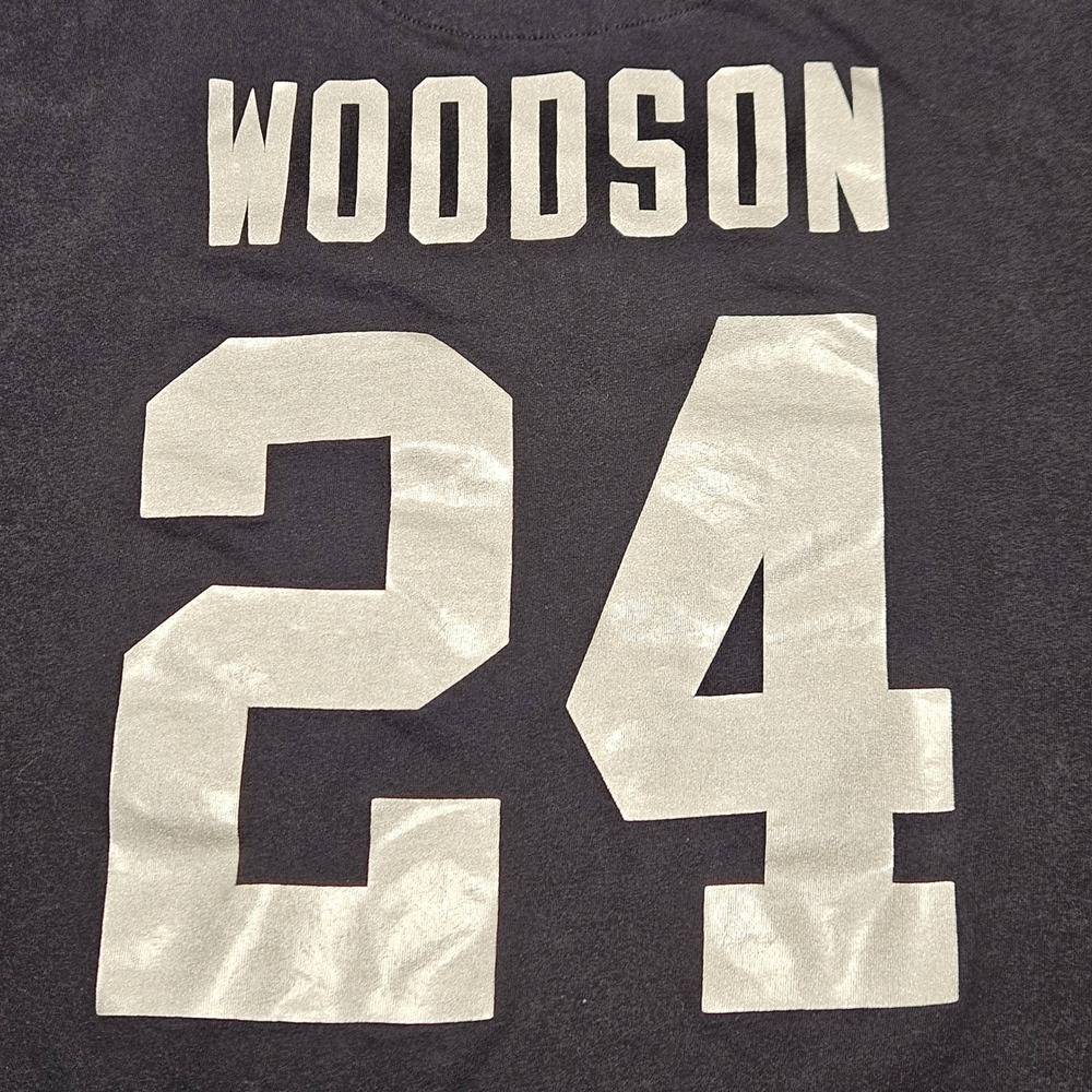 Mitchell & Ness T-Shirt Mens Medium Black Raiders Woodson 24 NFL Throwbacks Tee